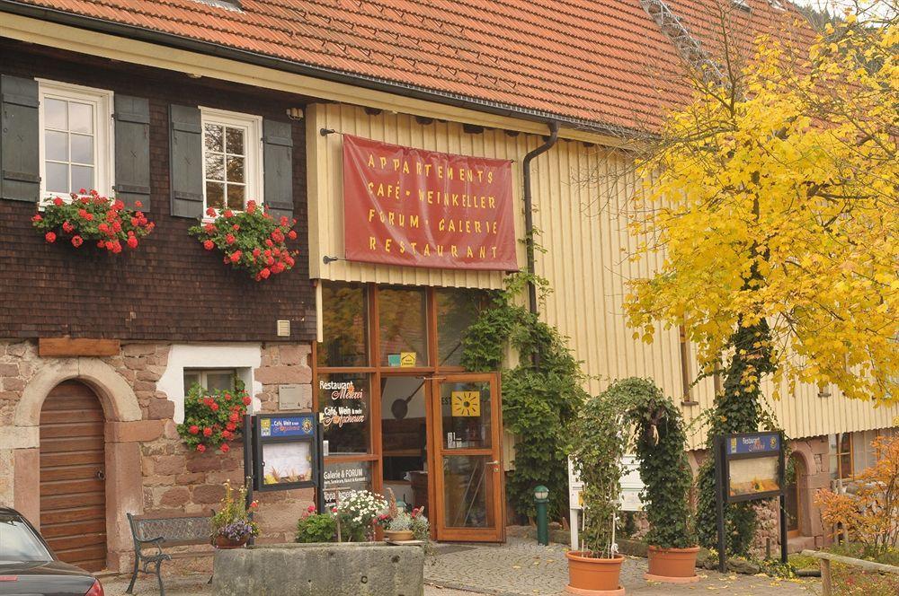Gutshof-Hotel Waldknechtshof Baiersbronn Esterno foto